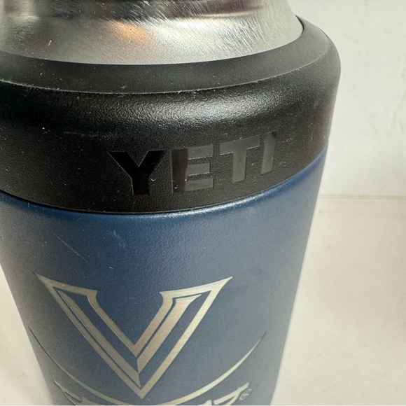 NWT. Yeti RAMBLER 12 OZ COLSTER CAN COOLER. Keep classic brews - Picture 2 of 8